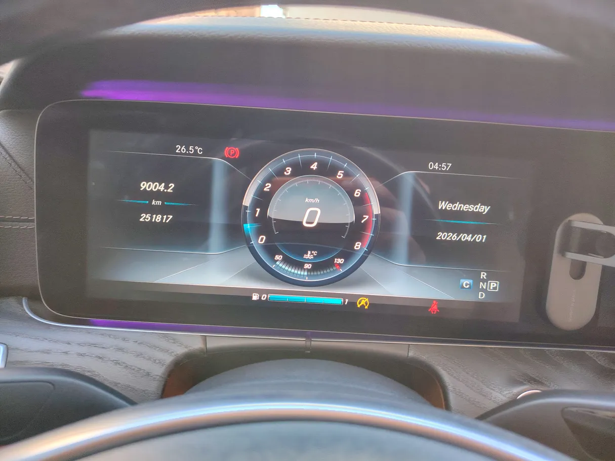 Car image 17