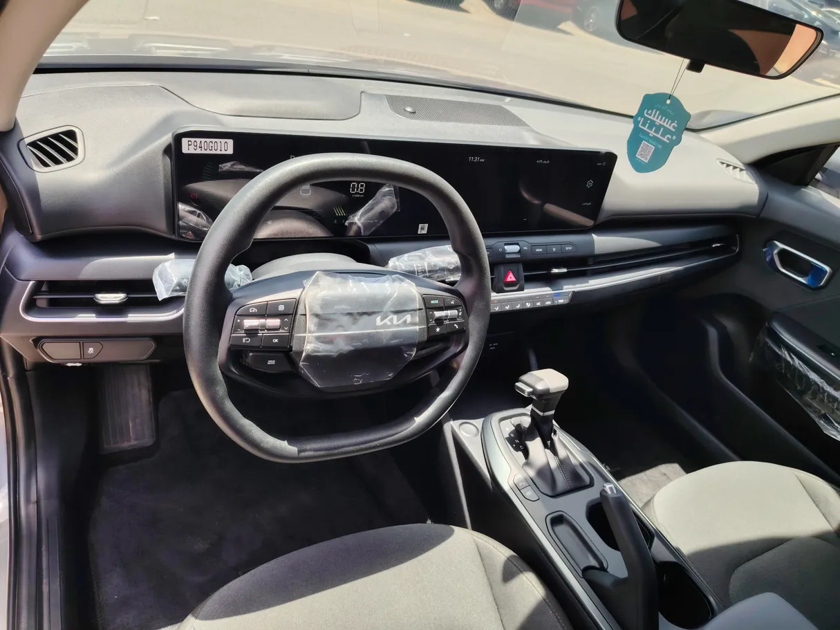 Car image 14
