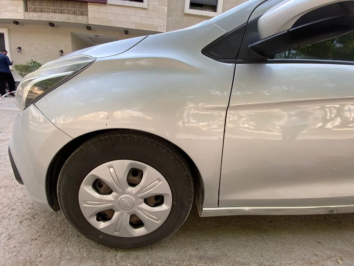 Car image 9