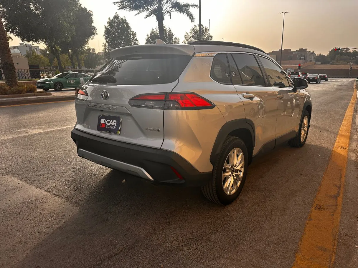 Car image 5