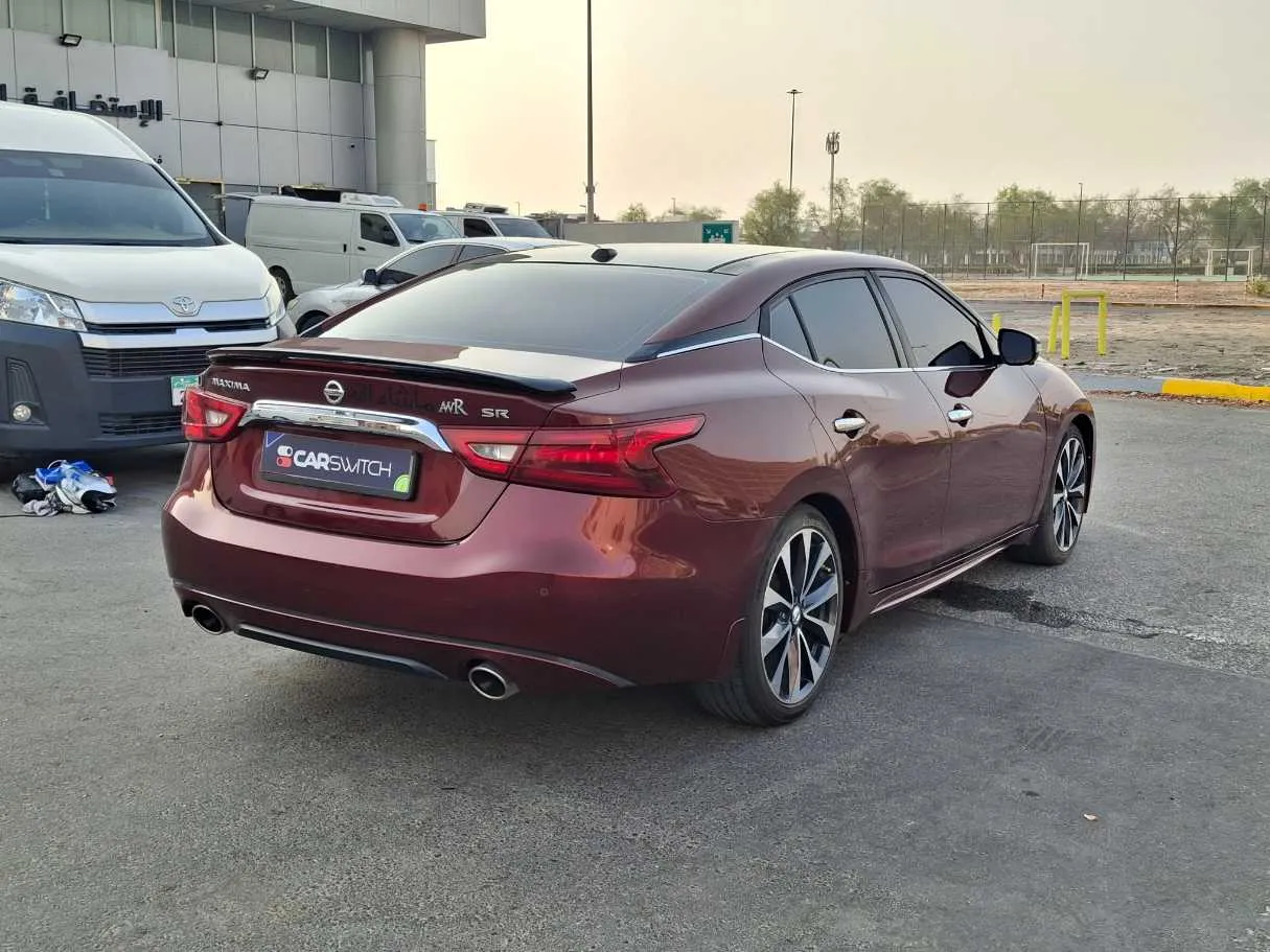 Car image 5