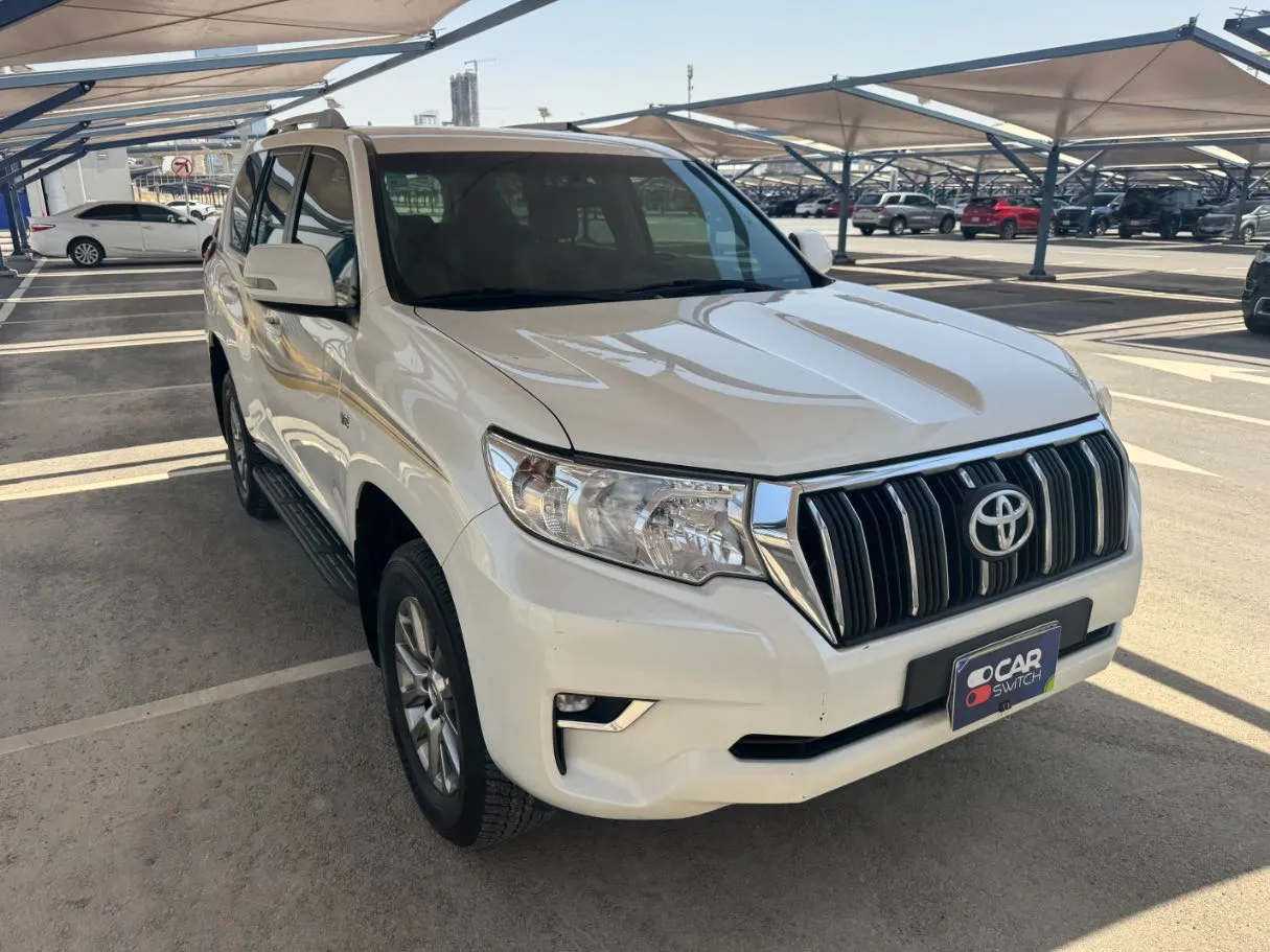 Car image 3