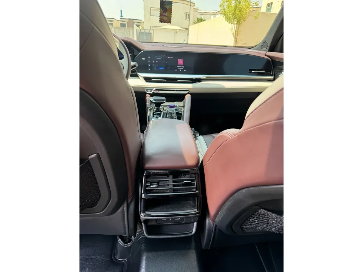 Car image 21