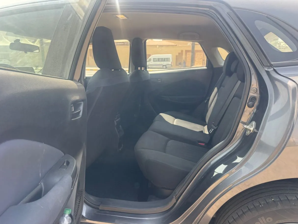 Car image 13