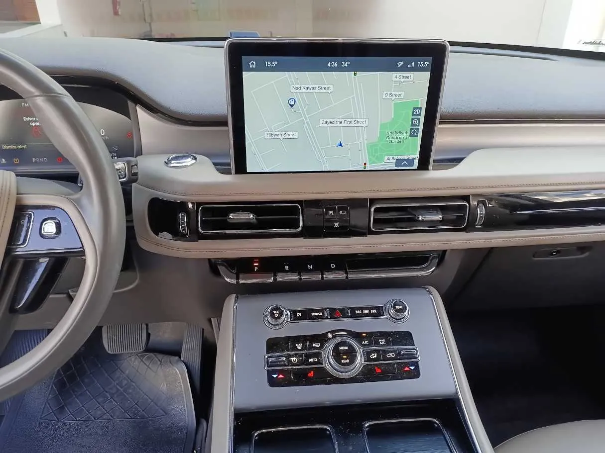 Car image 17