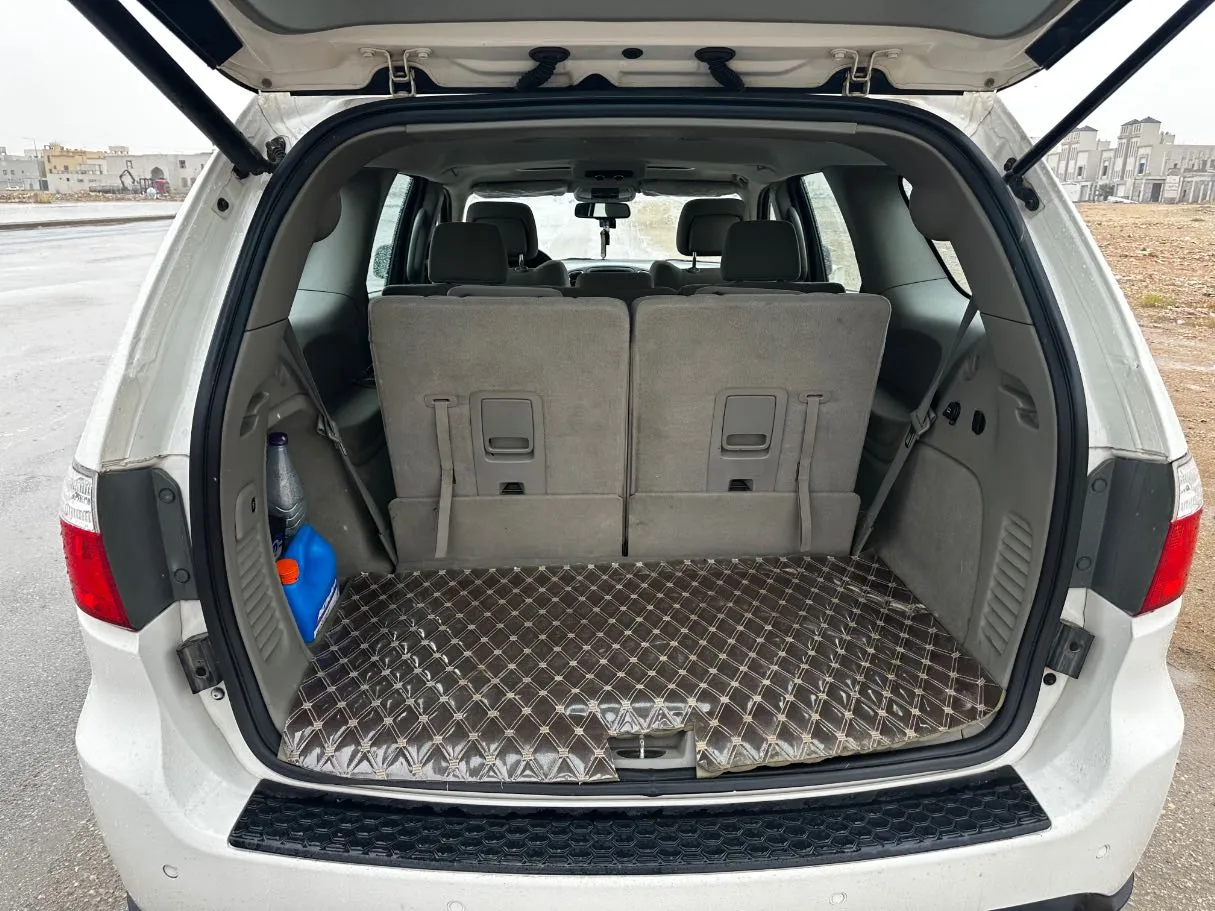 Car image 23