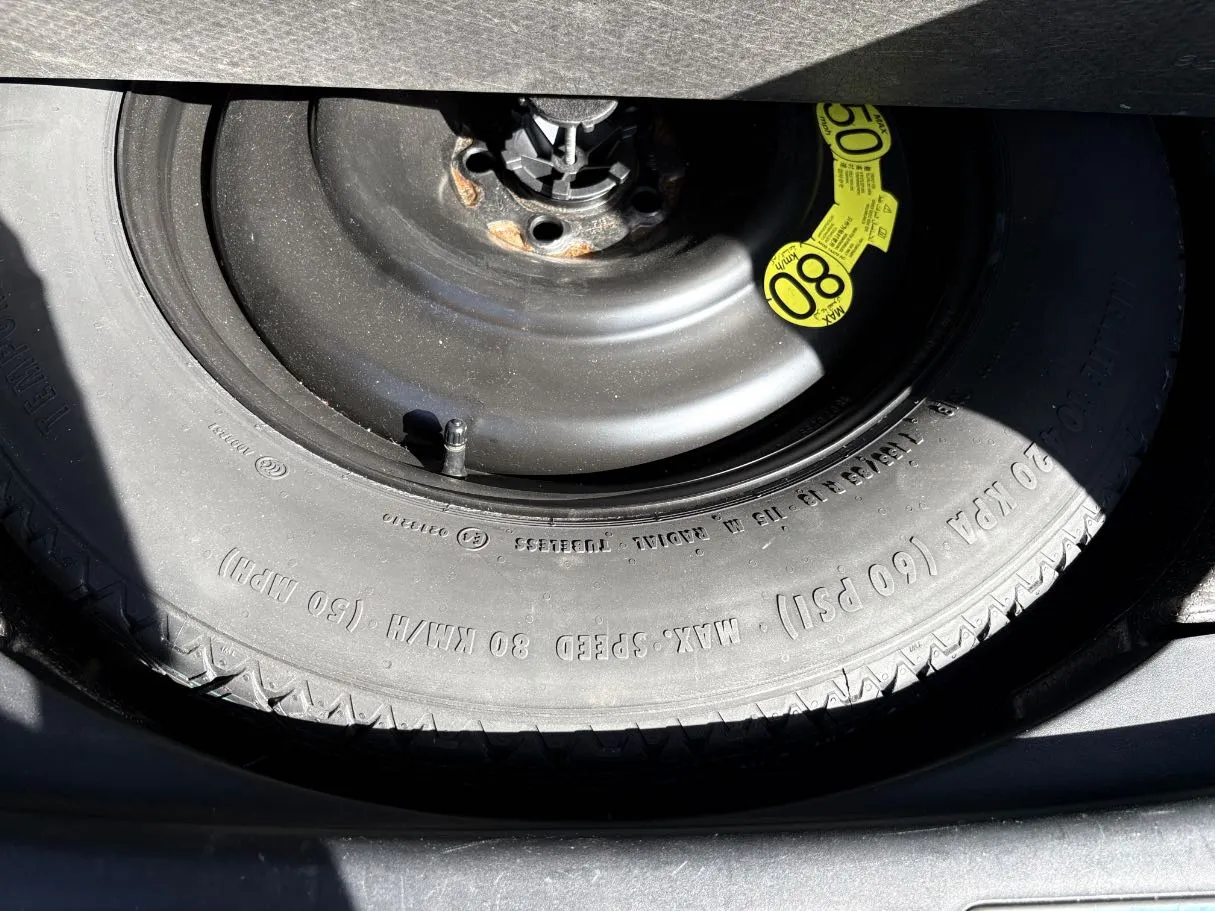Car image 30