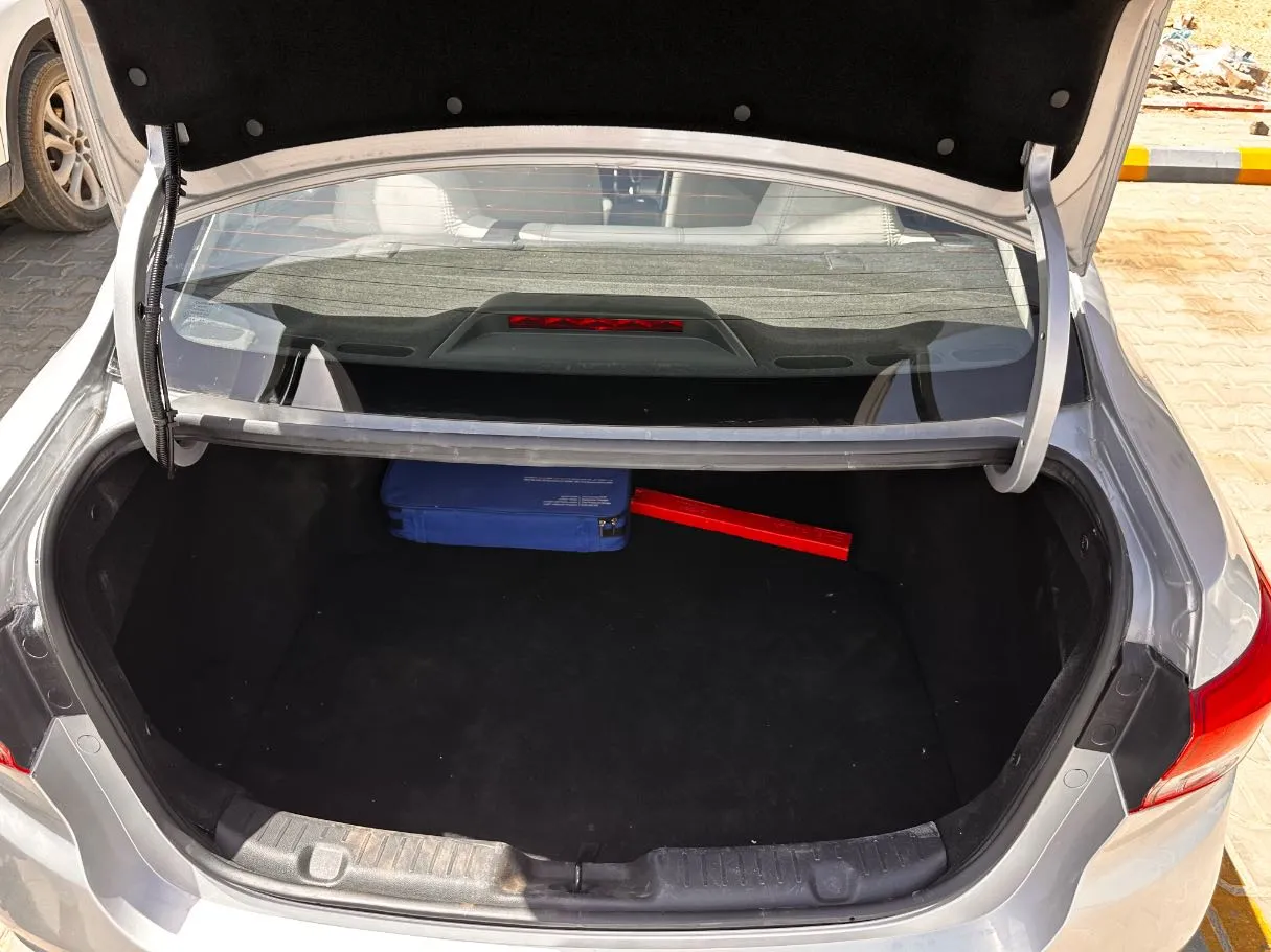 Car image 21