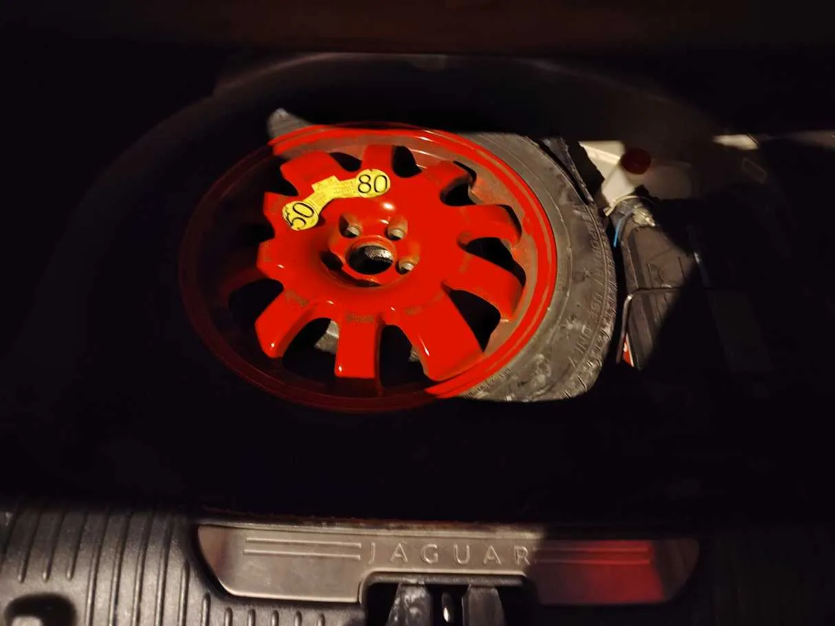 Car image 26