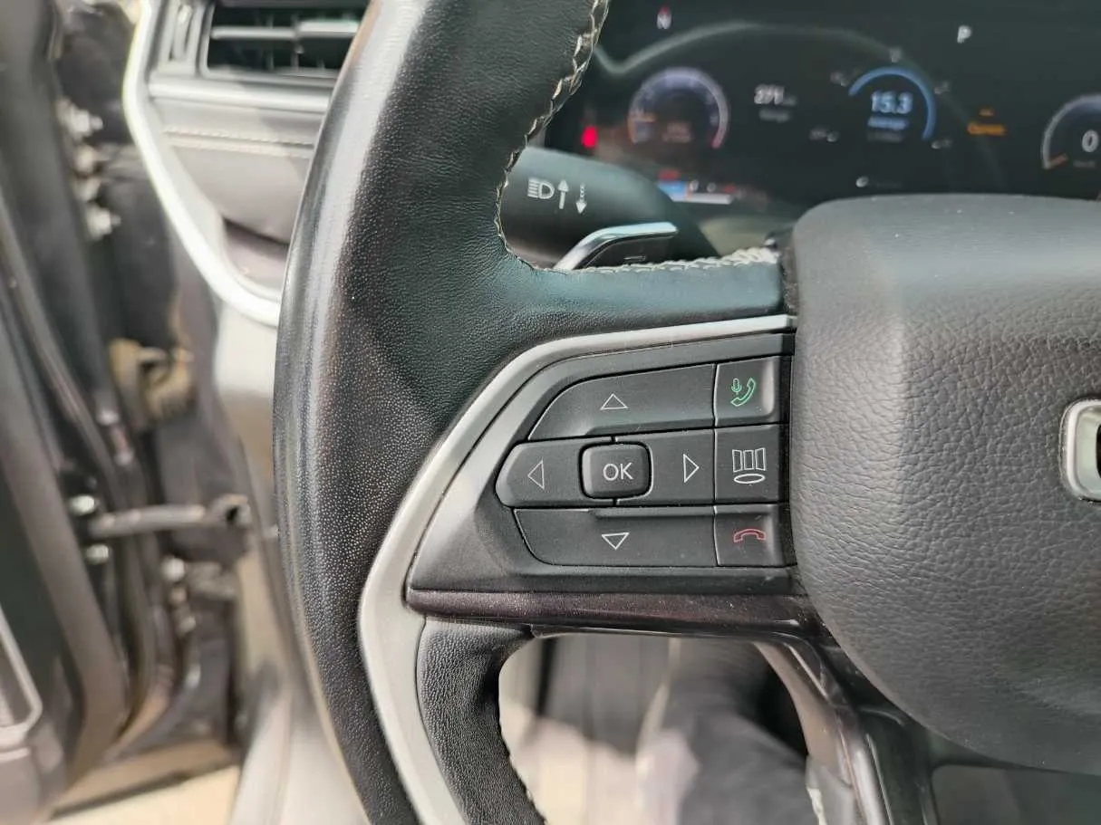 Car image 39