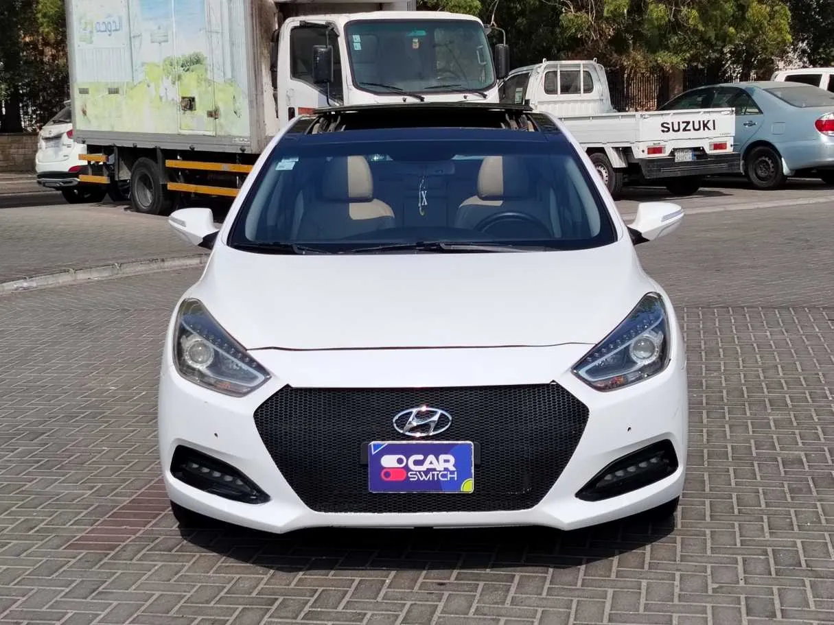 Car image 2