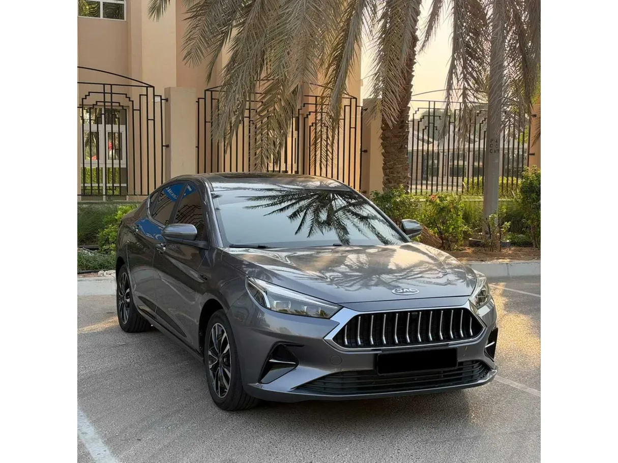 Car image 3
