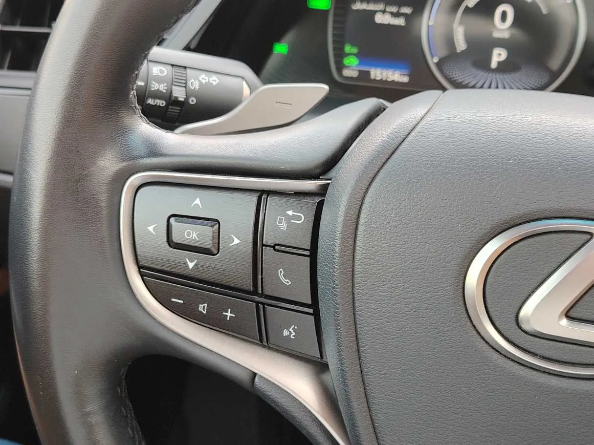 Car image 28