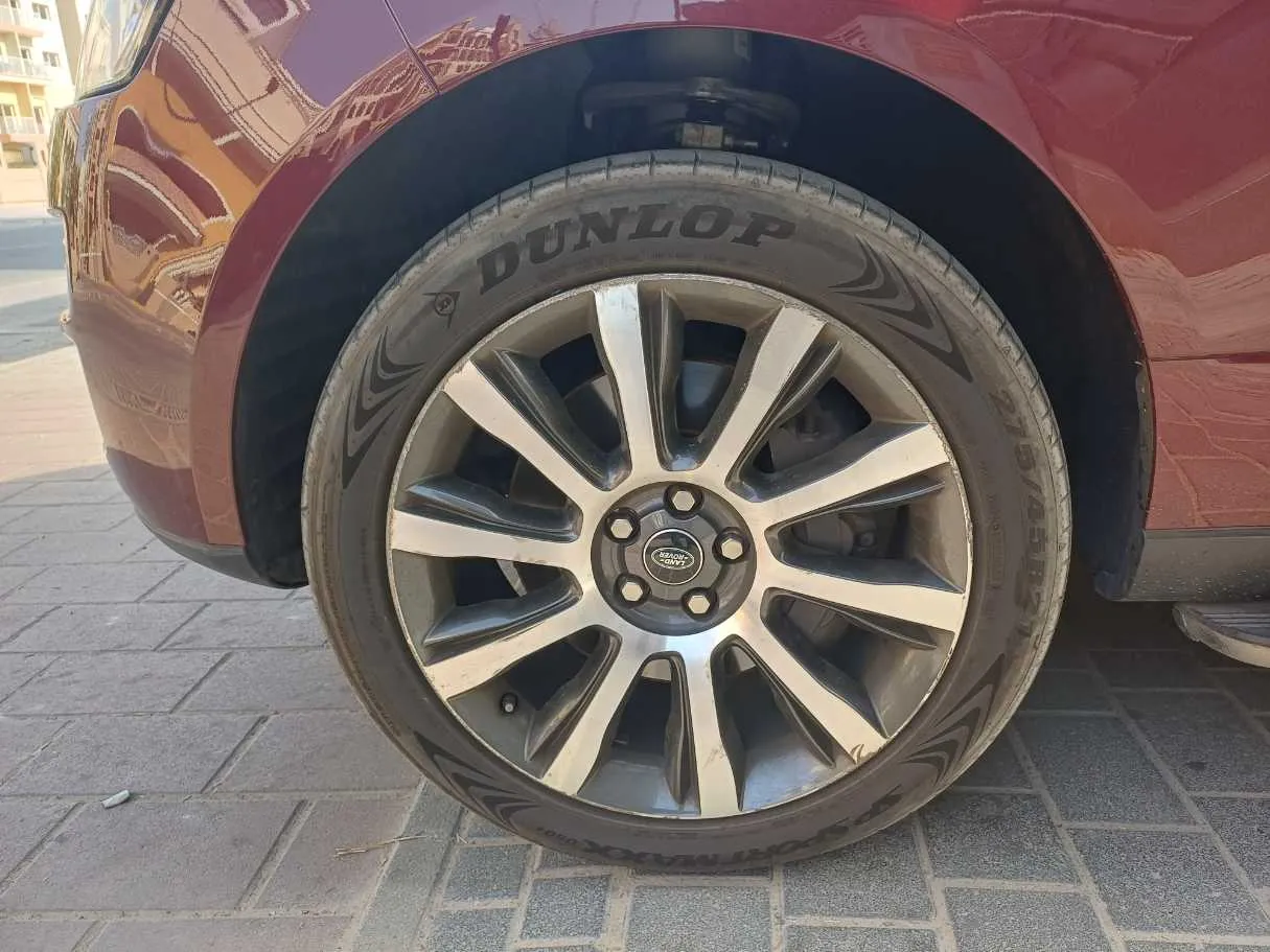 Car image 9