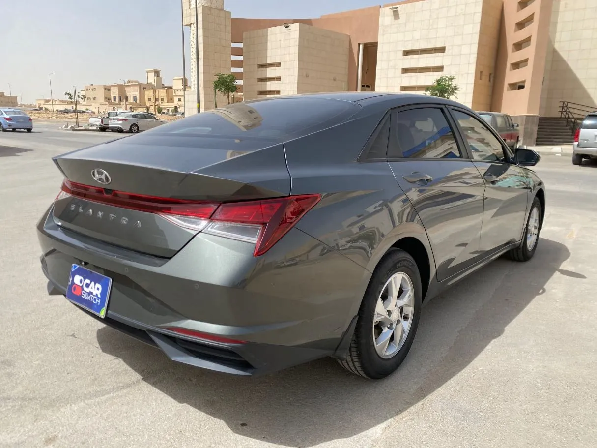 Car image 5