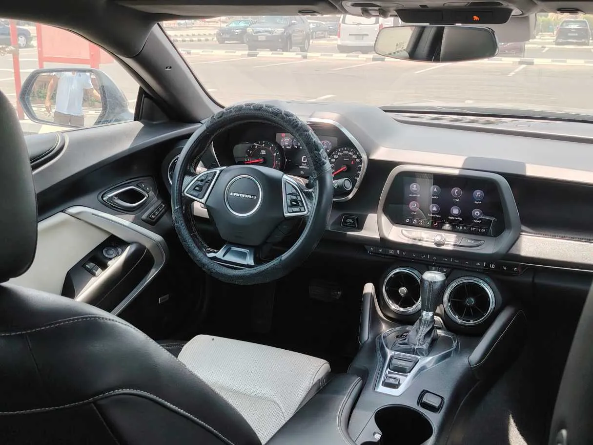 Car image 17