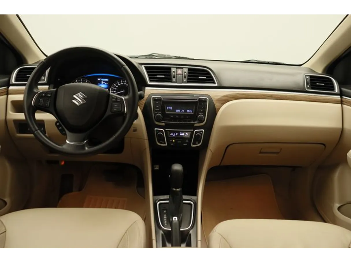 Car image 14