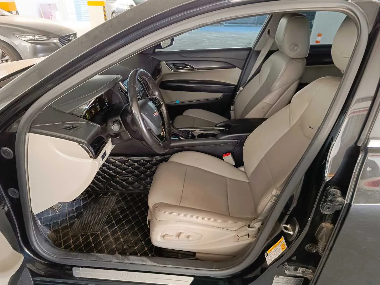 Car image 14