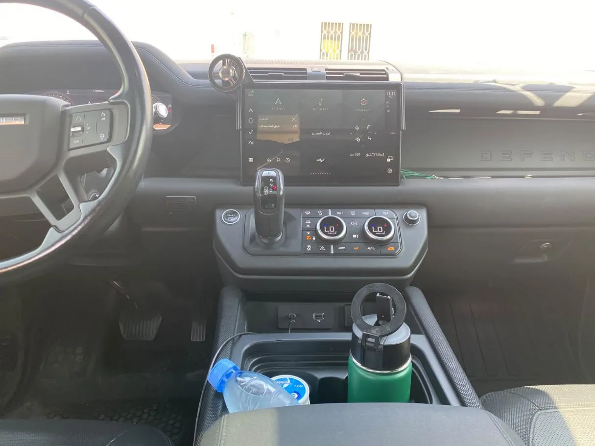Car image 16