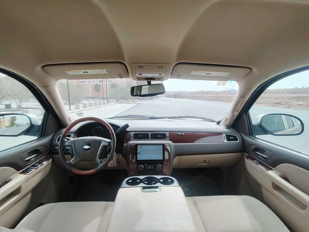 Car image 20
