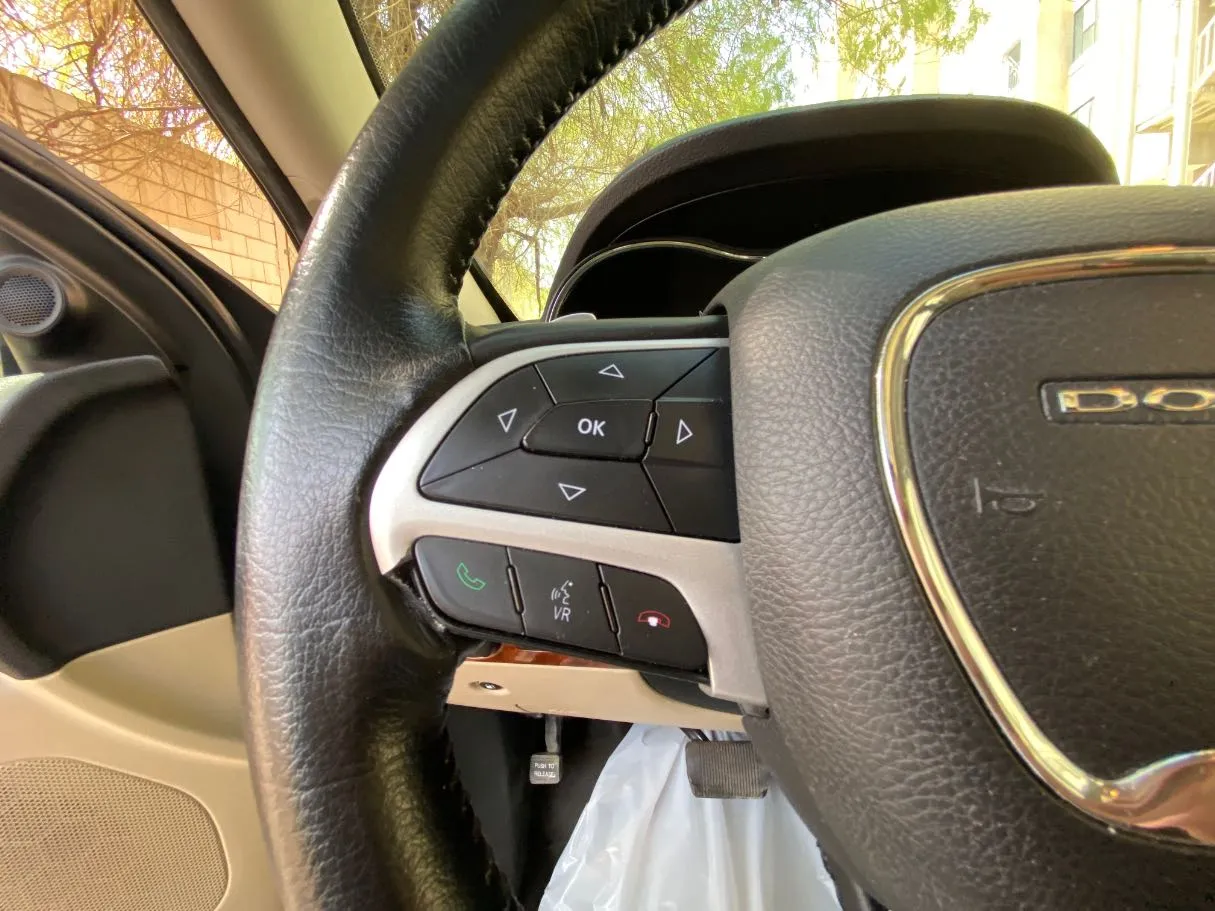 Car image 23