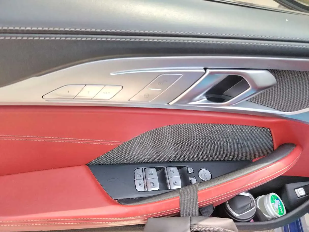 Car image 36