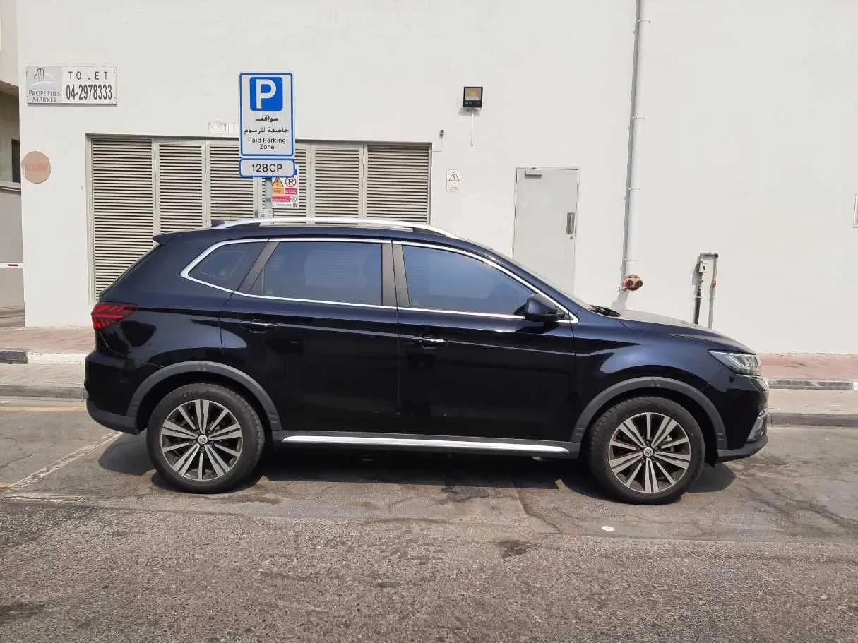 Car image 8