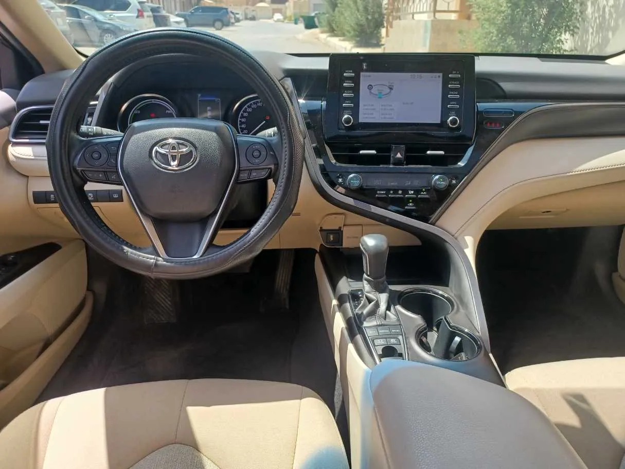 Car image 16