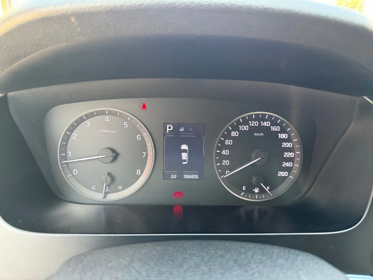Car image 17