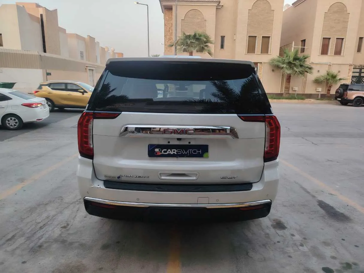 Car image 6