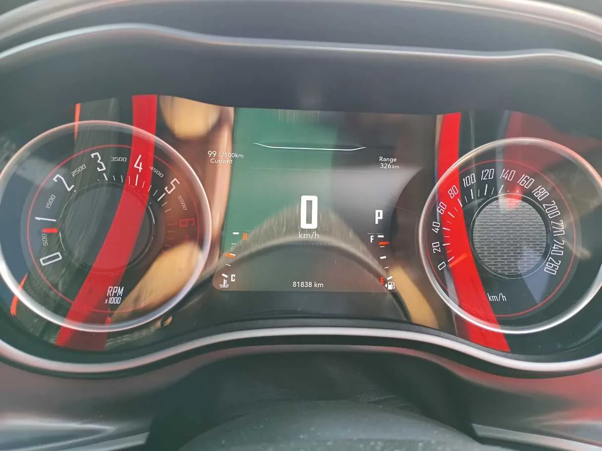 Car image 18