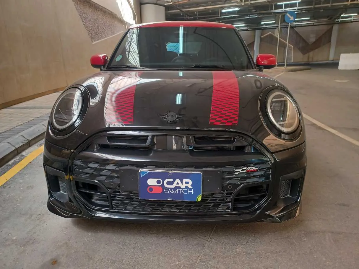 Car image 2