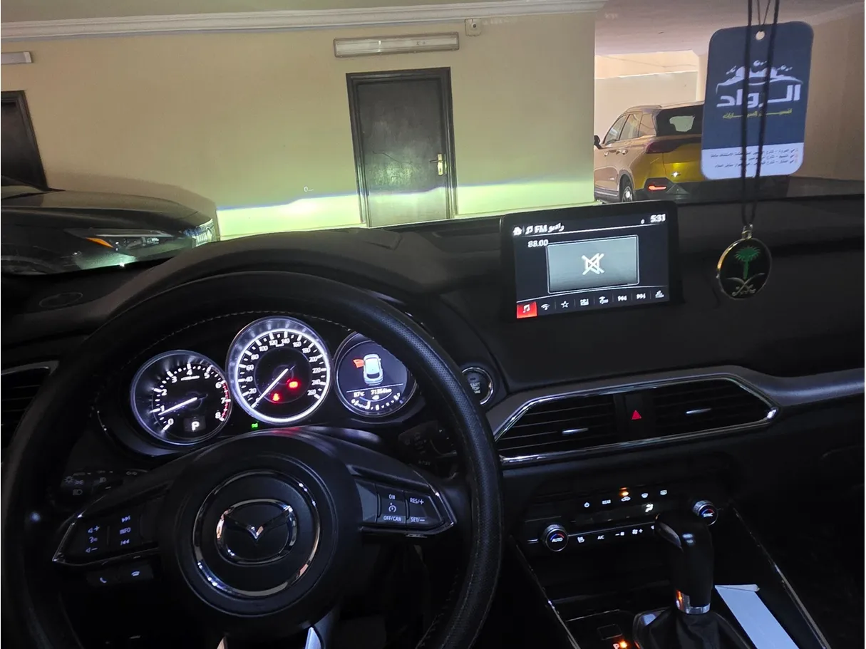 Car image 13
