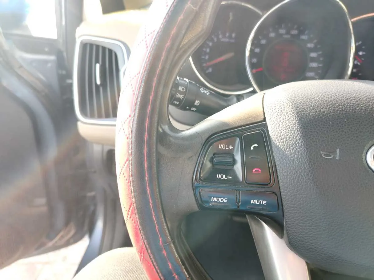 Car image 35