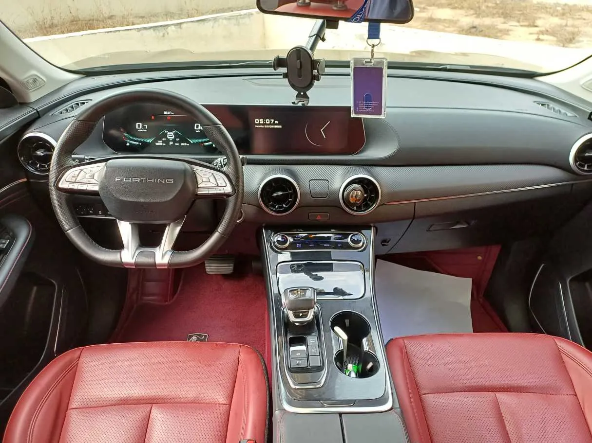 Car image 15