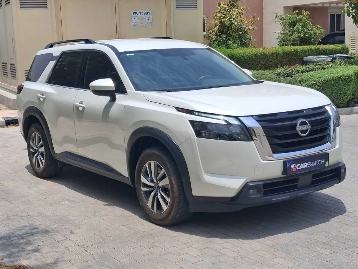 Car image 3