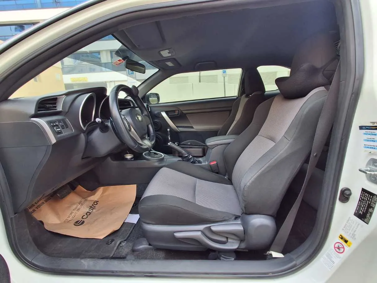 Car image 12