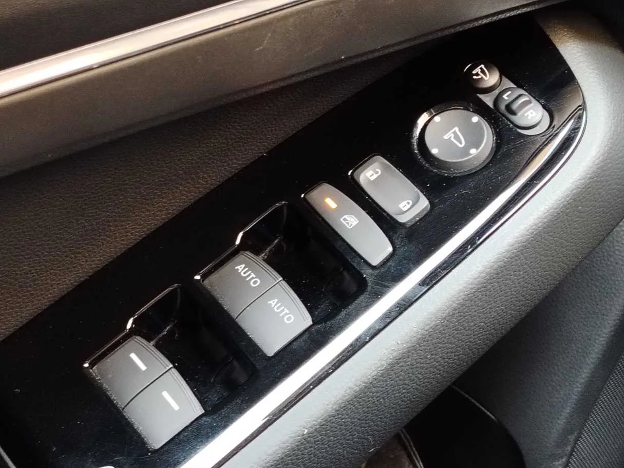 Car image 32