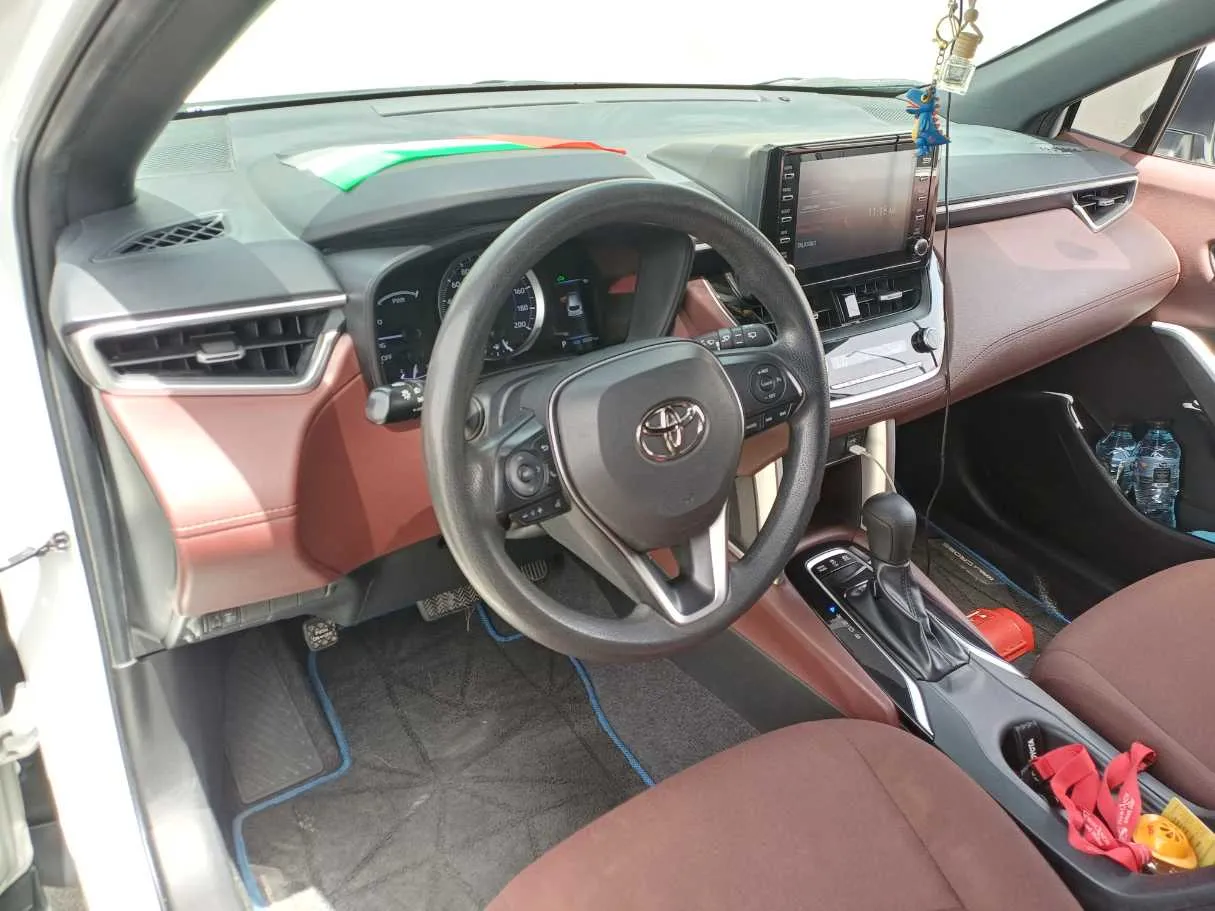Car image 11