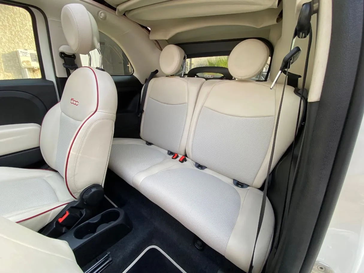 Car image 12