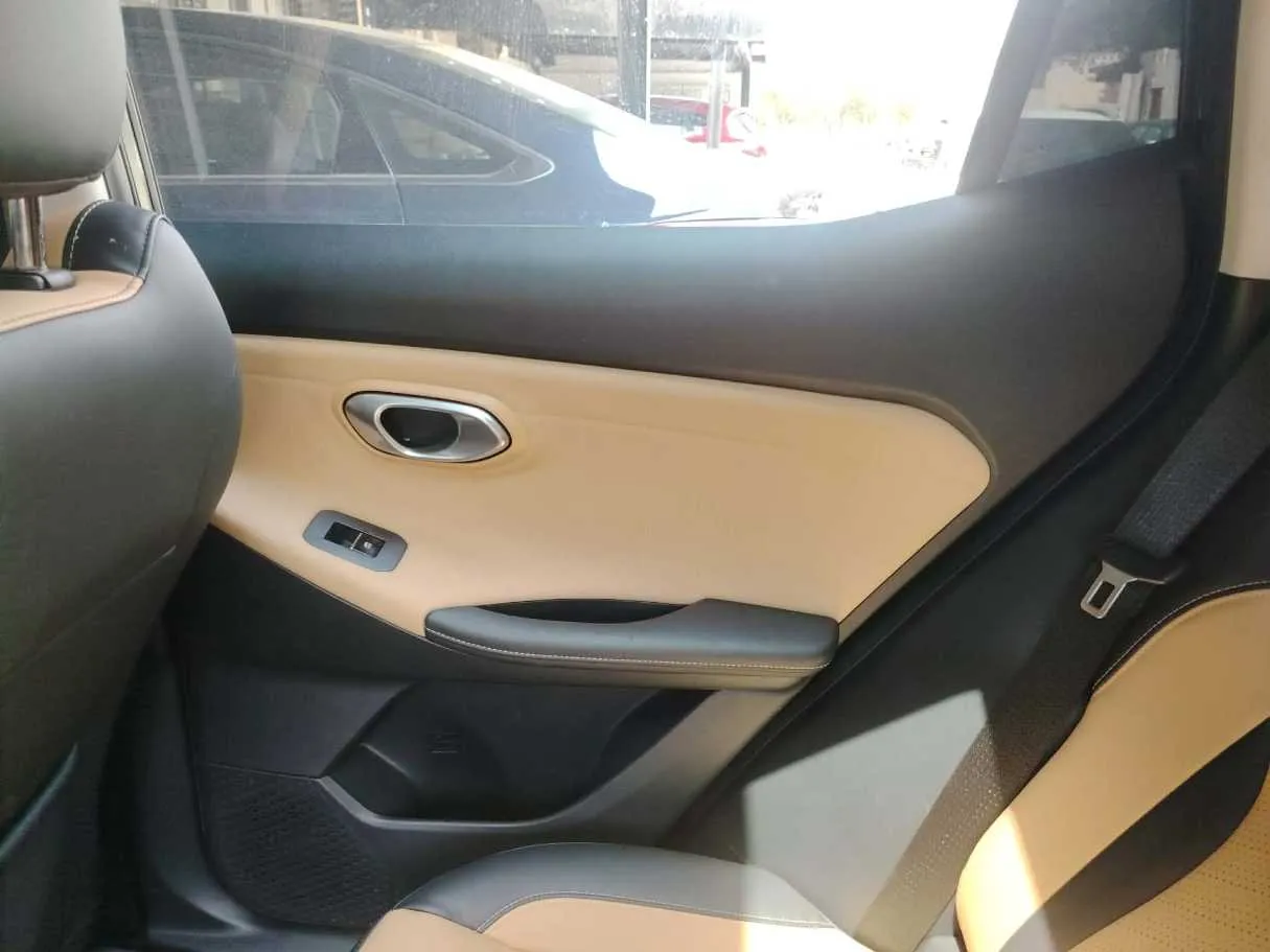 Car image 31