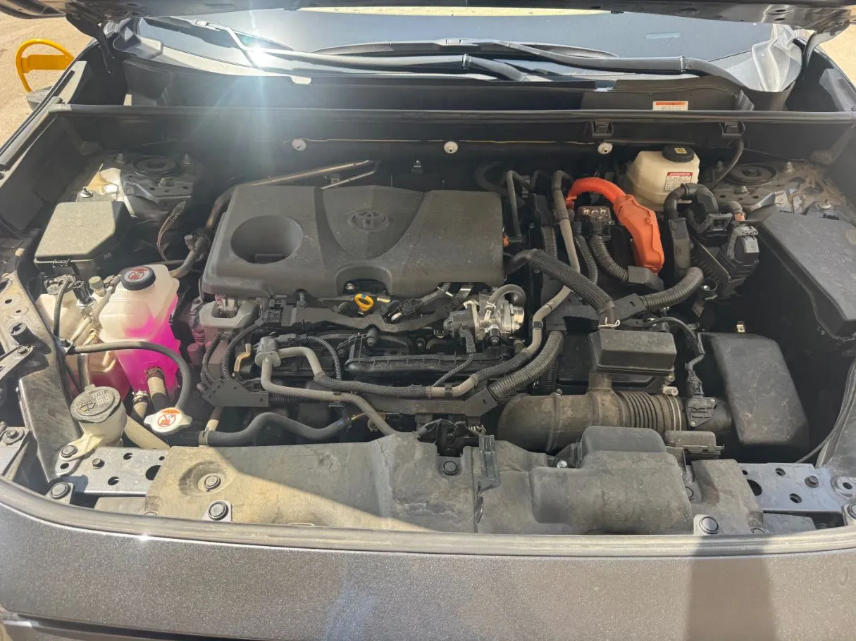 Car image 24
