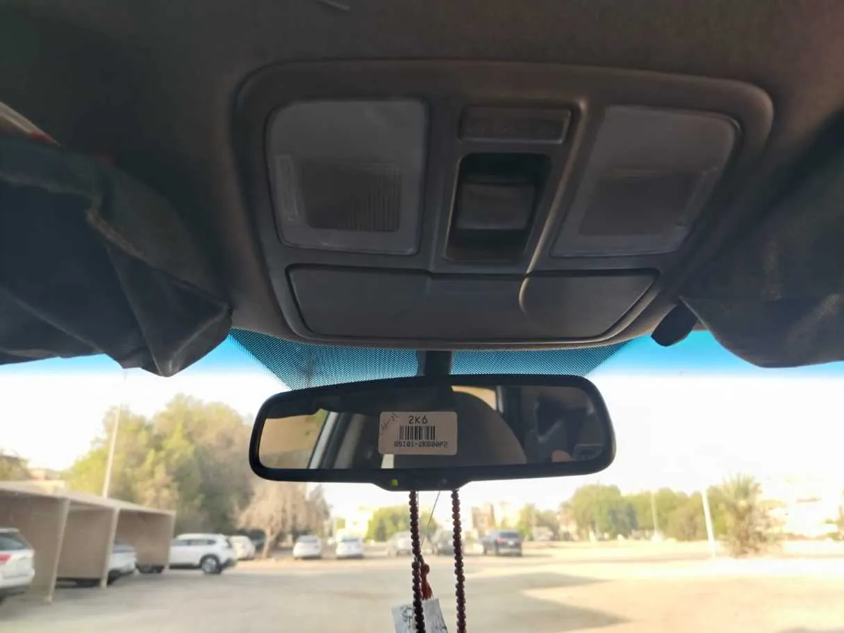 Car image 27