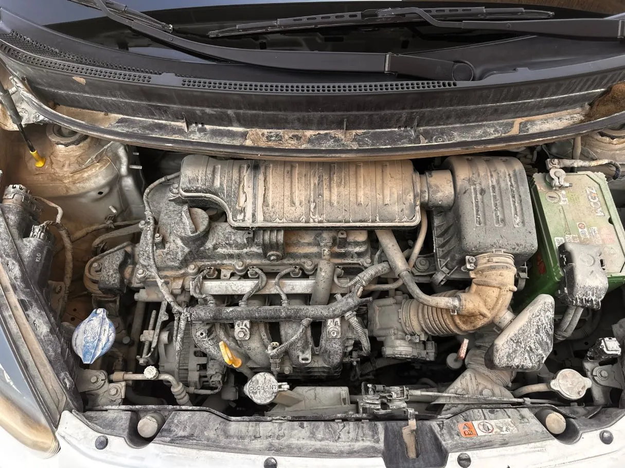 Car image 25