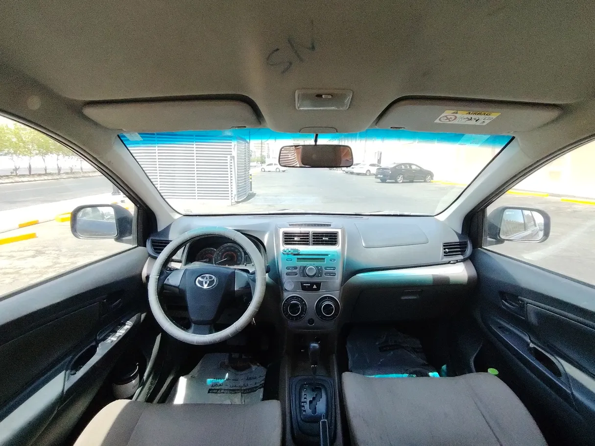 Car image 17