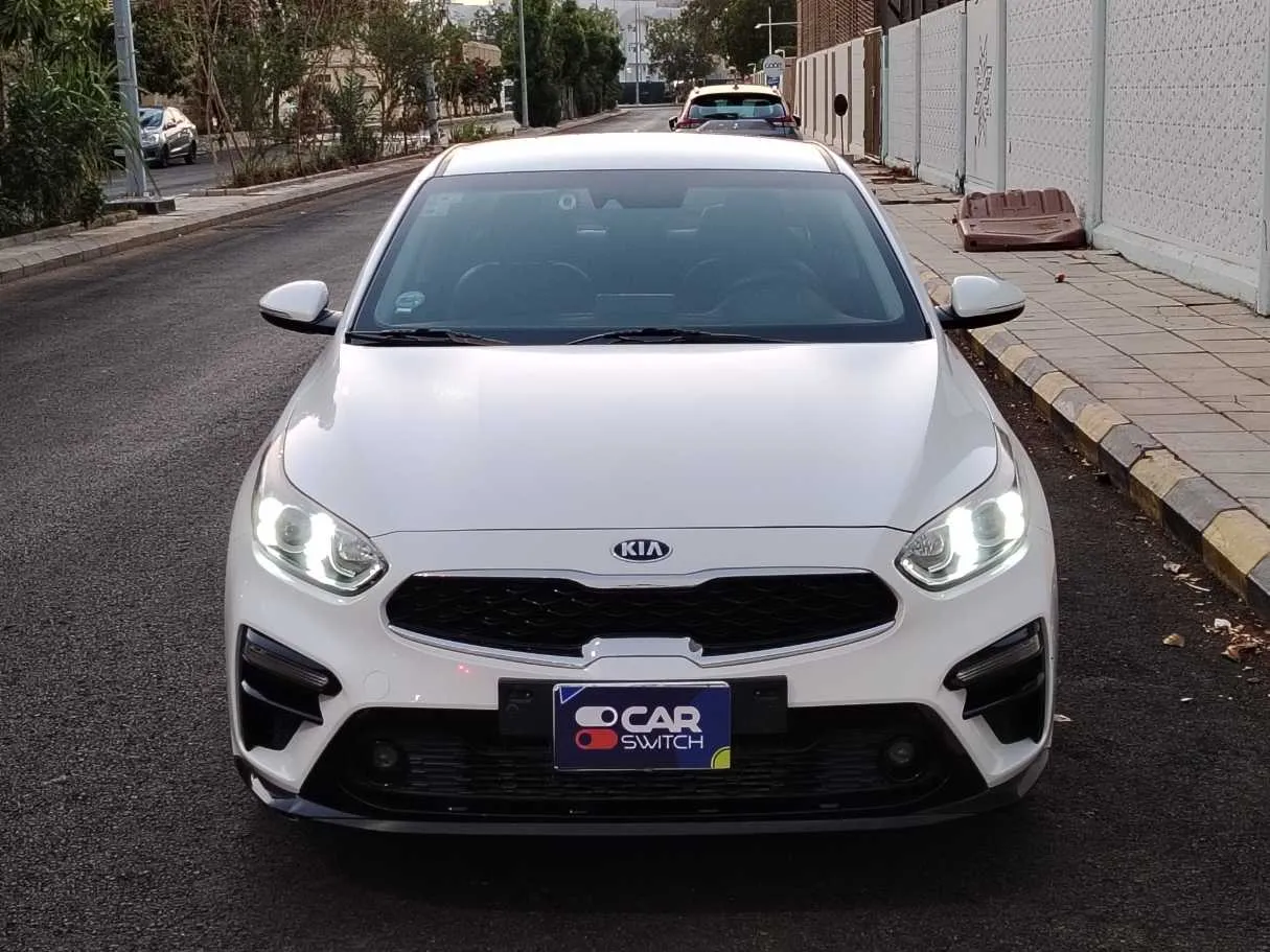 Car image 4
