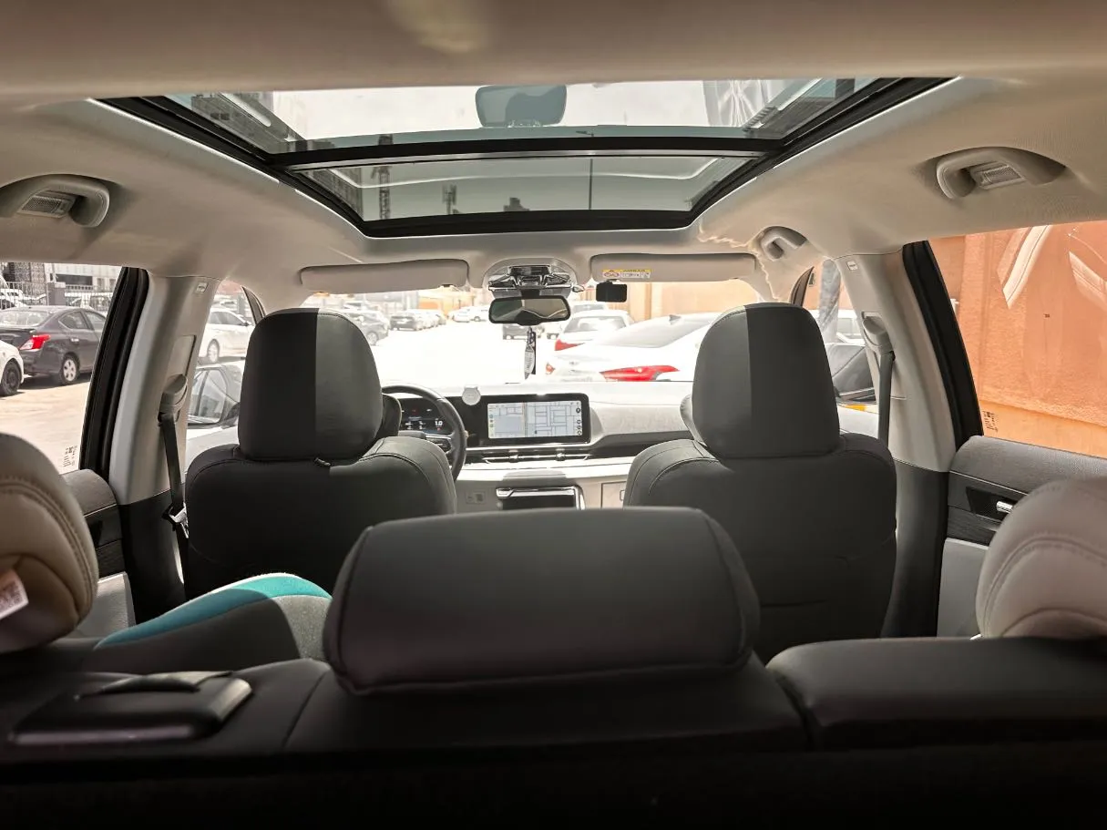 Car image 22