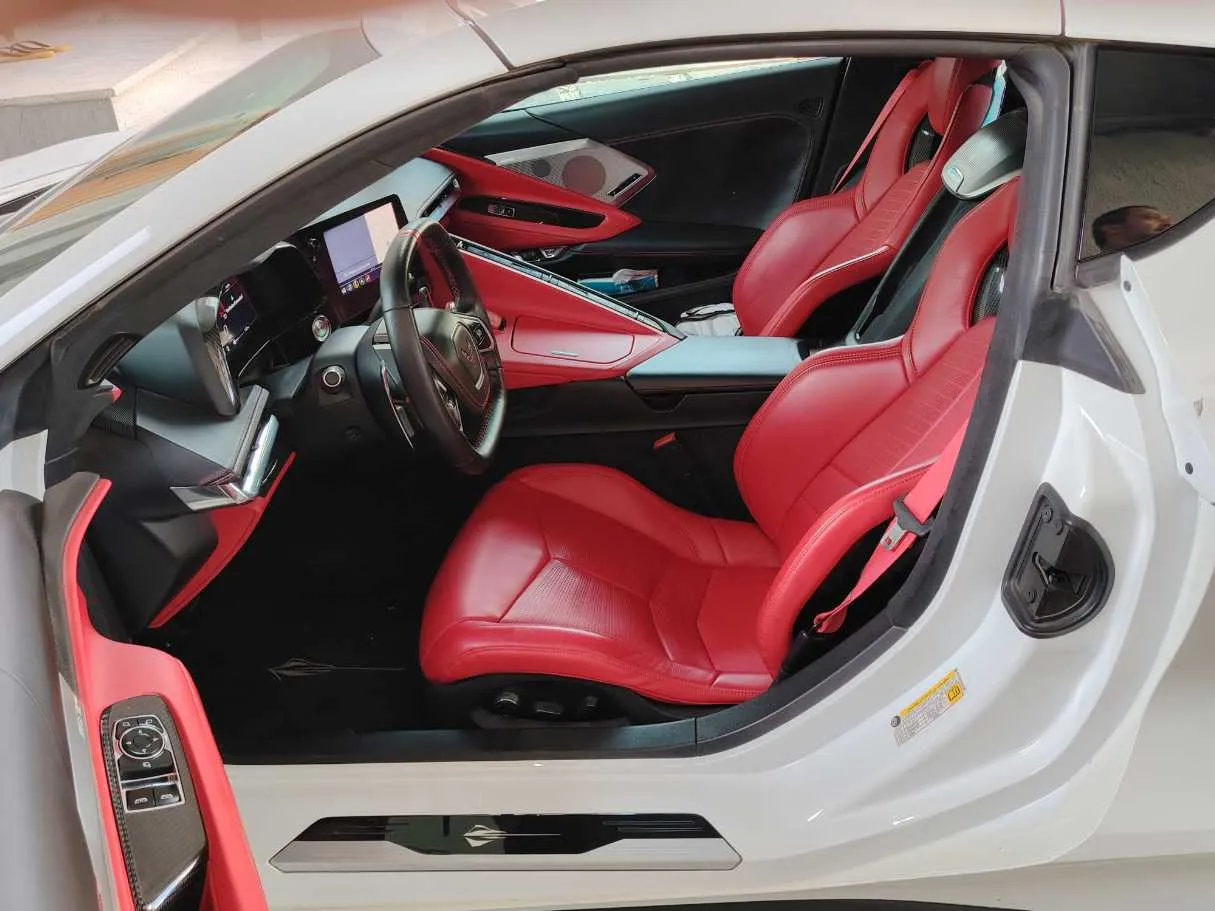 Car image 13