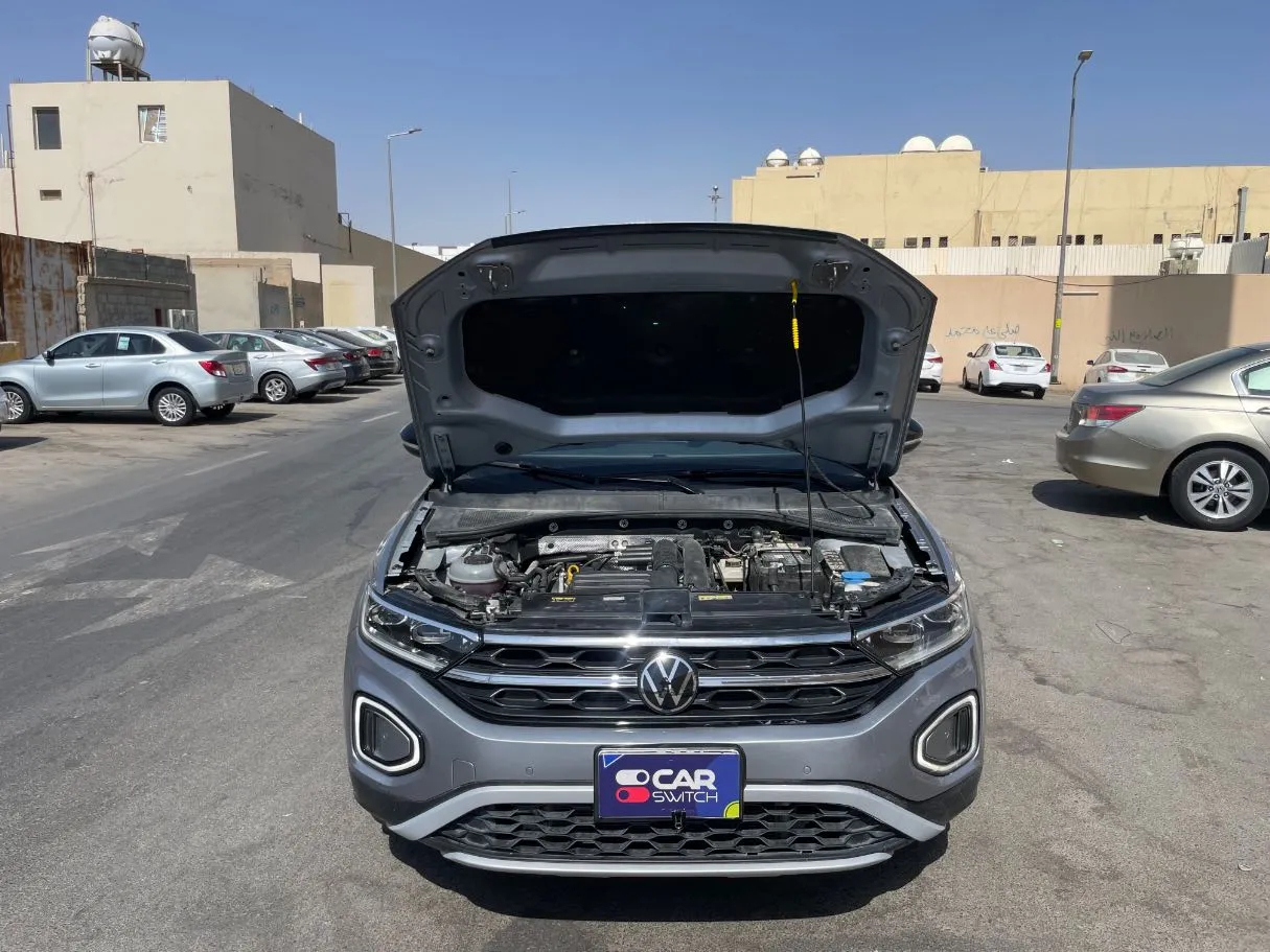 Car image 24