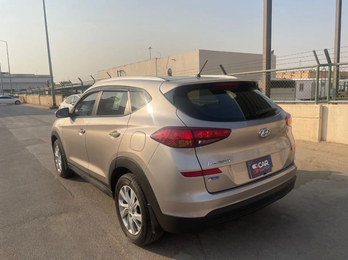 Car image 7